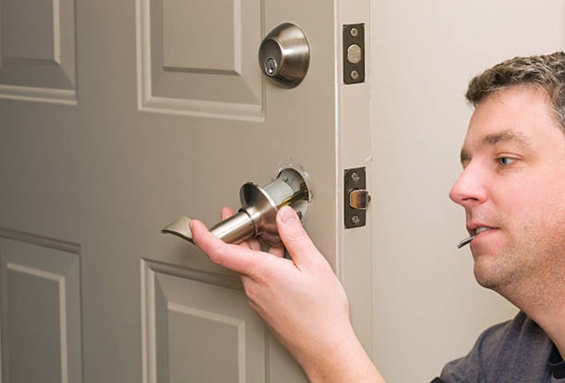 Are Locksmiths Trustworthy​ Emergency Locksmith in Glen Abbey Emergency Locksmith in Westmount Residential Locksmith in Sherwood Heights
